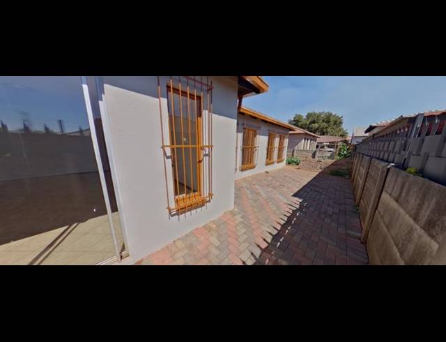 3 BEDROOM HOUSE FOR SALE IN THE ORCHARDS